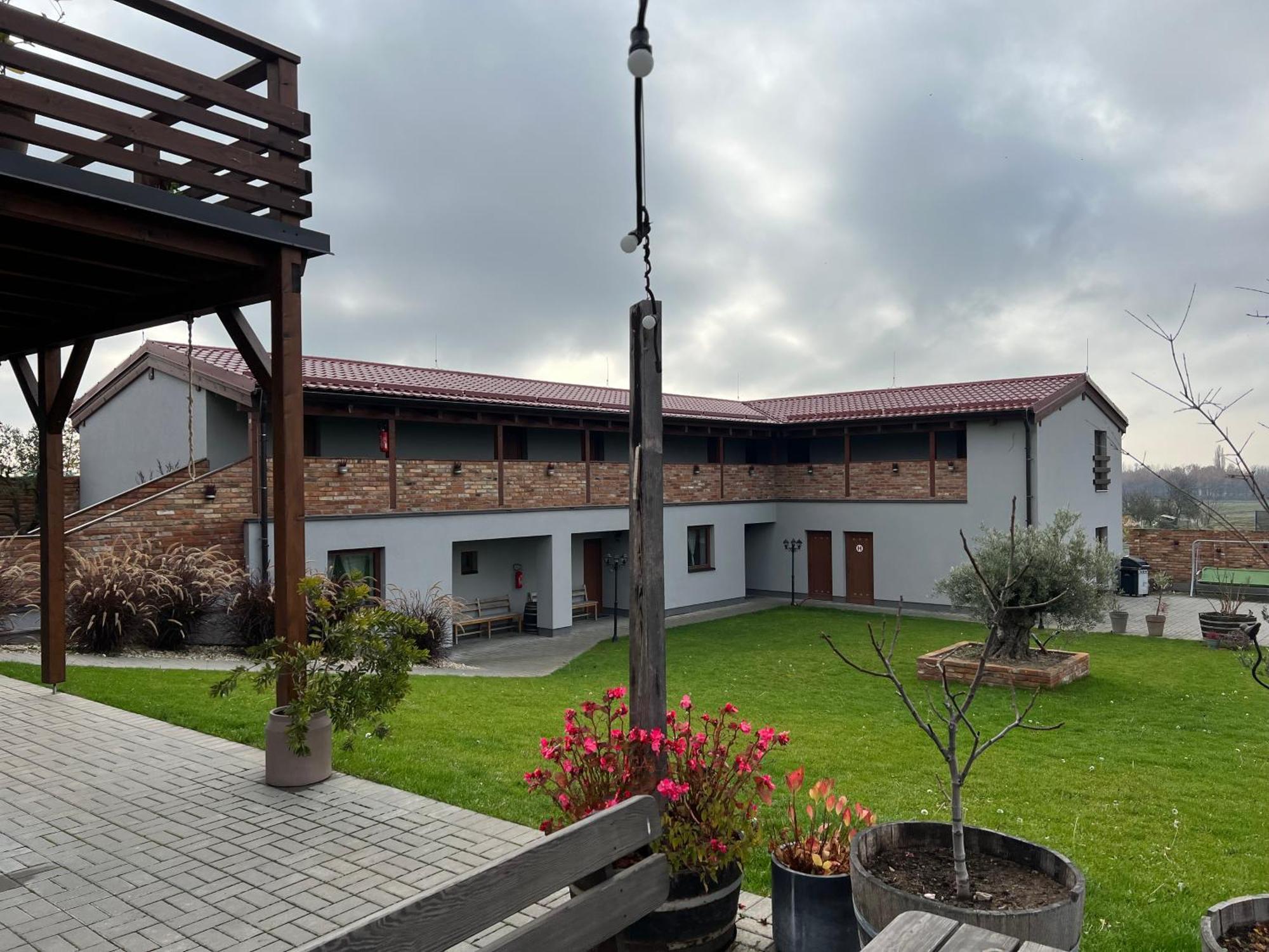 Penzion Vinarstvi Fabikovic Velké Bílovice Dış mekan fotoğraf